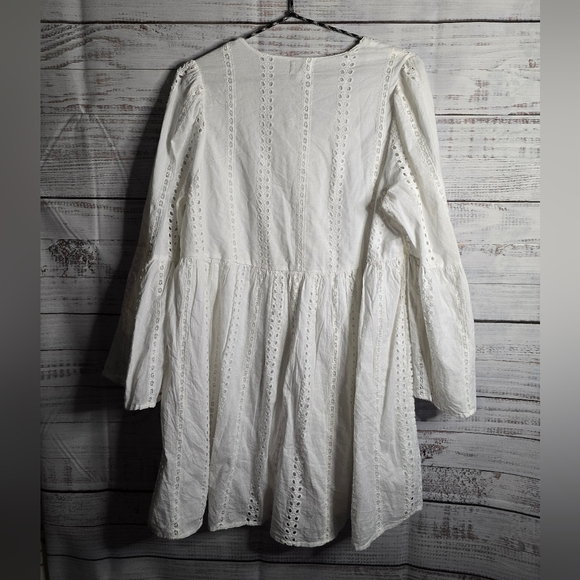 MudPie White Long Sleeve Eyelet Mini Dress Women Sizd Medium - Picture 2 of 4